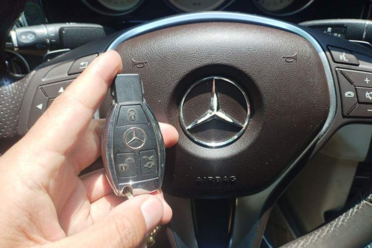 Used Mercedes-Benz E-Class 2014 E 260 L Sport Edition Vehicle Key