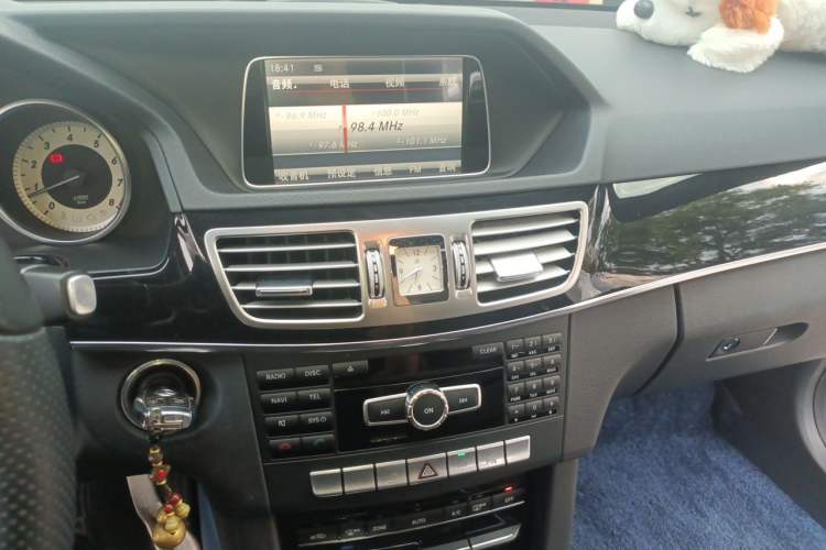 Used Mercedes-Benz E-Class 2014 Restyled E 260 L Sport Edition Audio And AC Panel