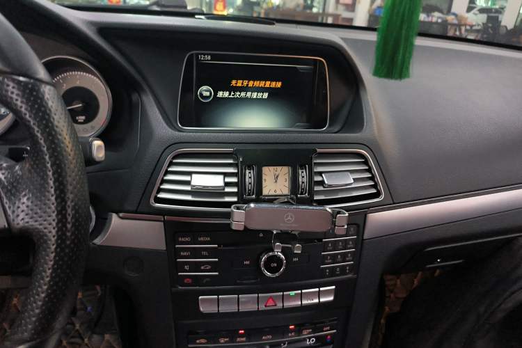 Used Mercedes-Benz E-Class 2014 E 200 Coupe Audio And AC Panel