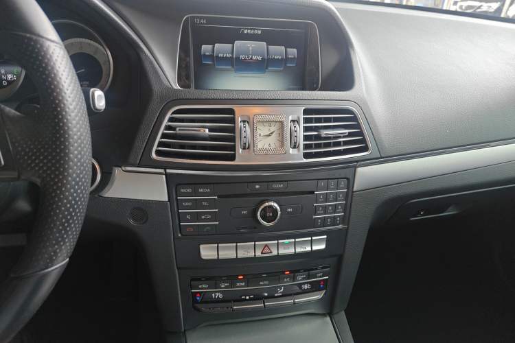 Used Mercedes-Benz E-Class 2014 E 260 Coupe Audio And AC Panel