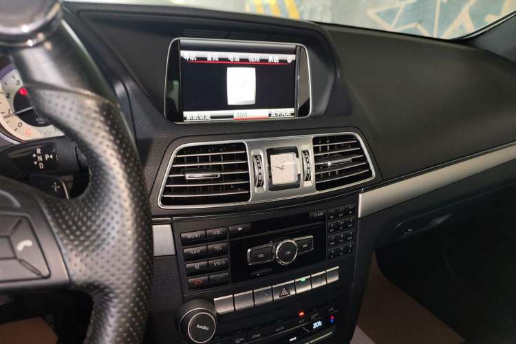 Used Mercedes-Benz E-Class 2014 E 260 Coupe Audio And AC Panel