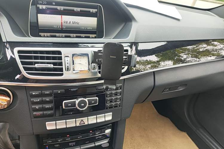 Used Mercedes-Benz E-Class 2014 Restyled E 260 L Sport Edition Audio And AC Panel