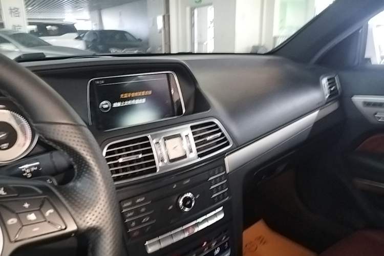 Used Mercedes-Benz E-Class 2014 E 200 Coupe Audio And AC Panel