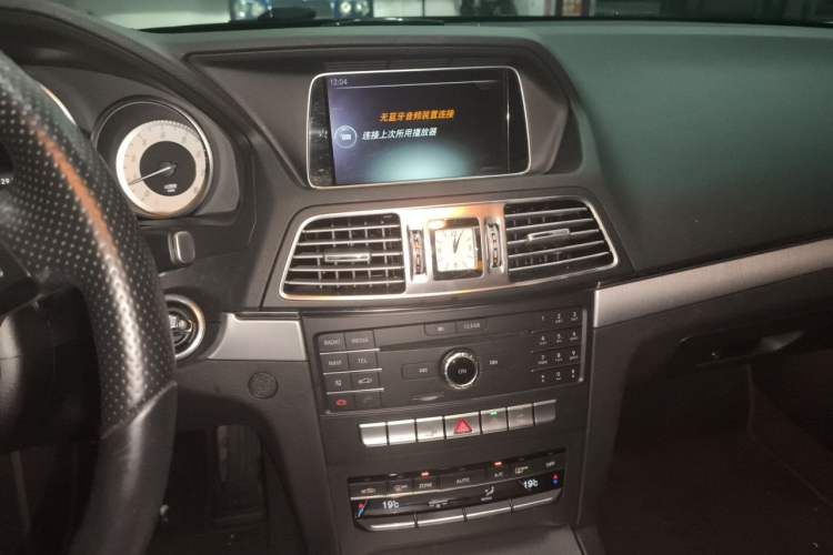 Used Mercedes-Benz E-Class 2014 E 260 Coupe Audio And AC Panel