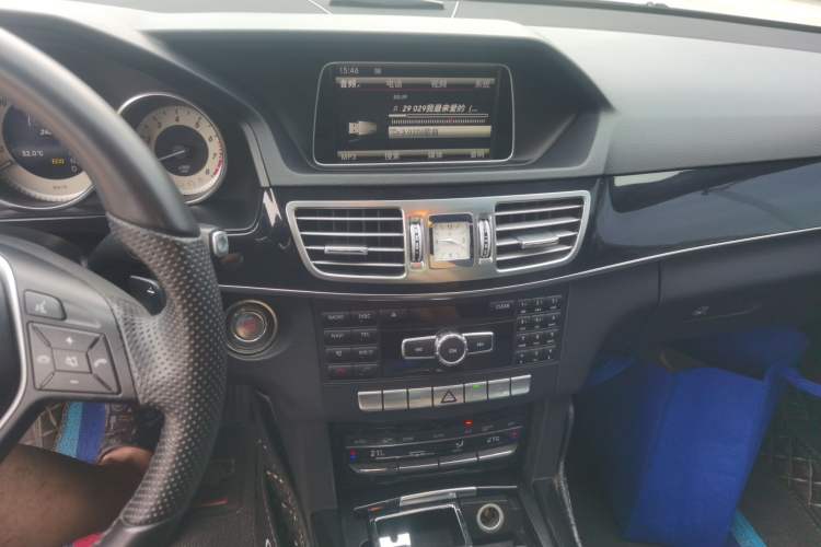 Used Mercedes-Benz E-Class 2014 Restyled E 260 L Sport Edition Audio And AC Panel