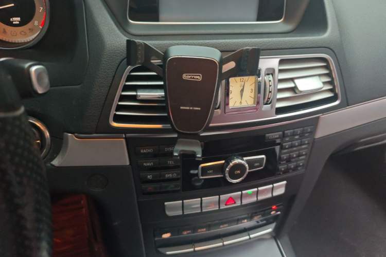 Used Mercedes-Benz E-Class 2014 E 200 Coupe Audio And AC Panel