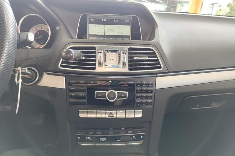 Used Mercedes-Benz E-Class 2014 E 200 Coupe Audio And AC Panel