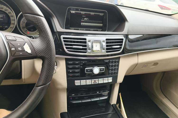 Used Mercedes-Benz E-Class 2014 E 260 L Sport Edition Audio And AC Panel
