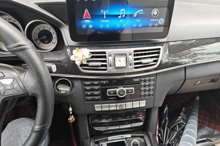 Used Mercedes-Benz E-Class 2014 E 260 L Sport Edition Audio And AC Panel
