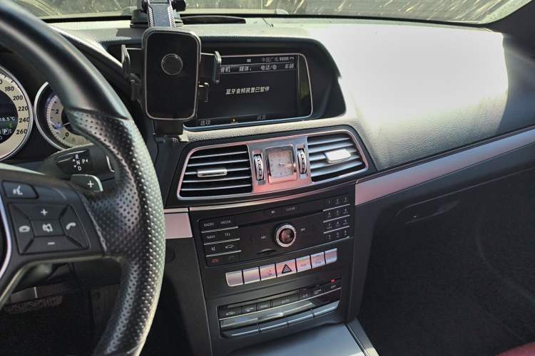 Used Mercedes-Benz E-Class 2014 E 260 Coupe Audio And AC Panel