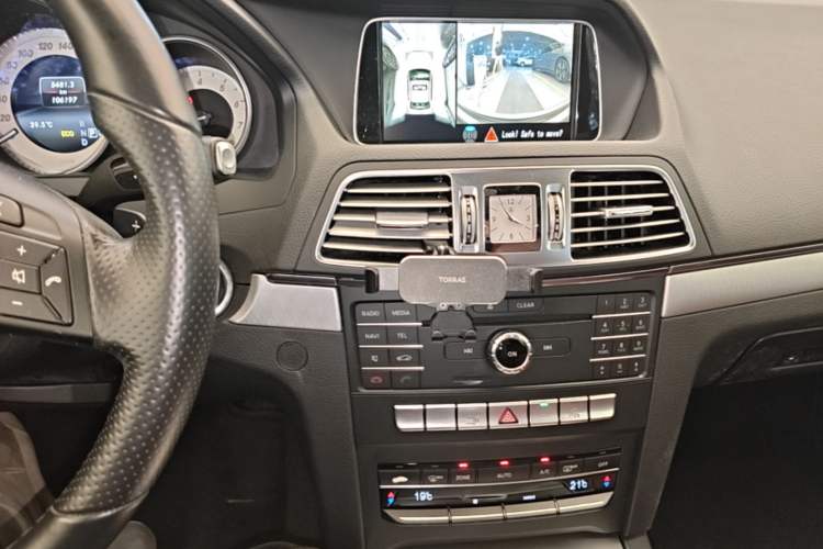 Used Mercedes-Benz E-Class 2014 E 200 Coupe Audio And AC Panel