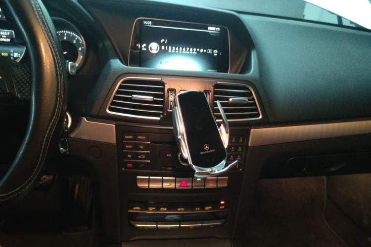Used Mercedes-Benz E-Class 2014 E 200 Coupe Audio And AC Panel