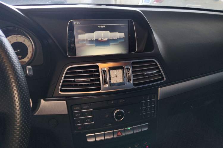 Used Mercedes-Benz E-Class 2014 E 200 Coupe Audio And AC Panel
