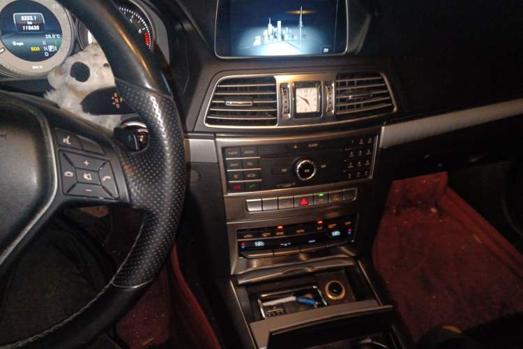 Used Mercedes-Benz E-Class 2014 E 200 Coupe Audio And AC Panel