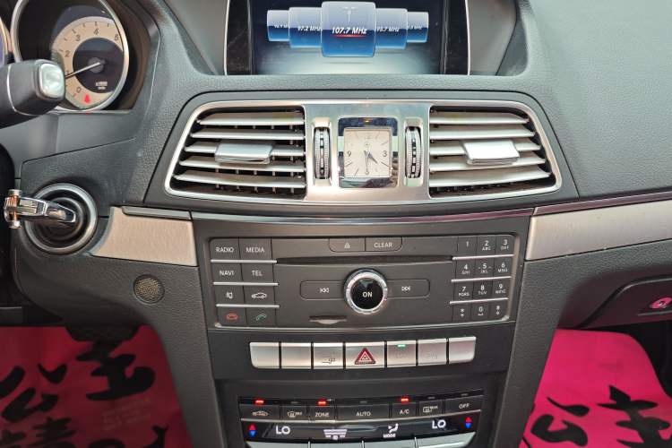 Used Mercedes-Benz E-Class 2014 E 200 Coupe Audio And AC Panel
