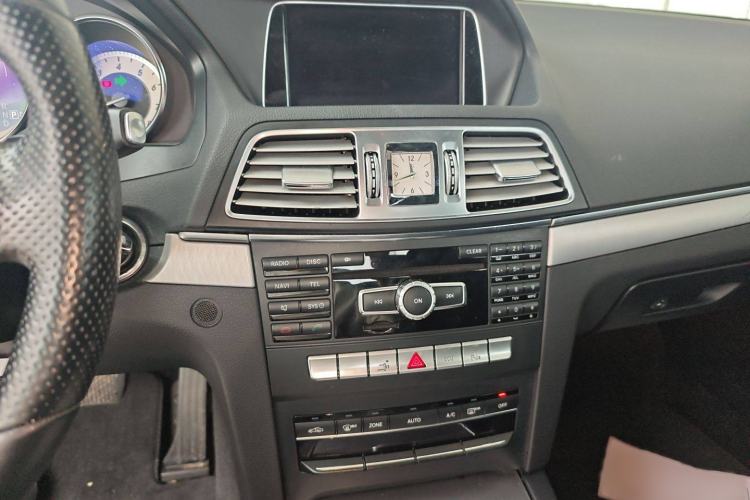 Used Mercedes-Benz E-Class 2014 E 260 Coupe Audio And AC Panel