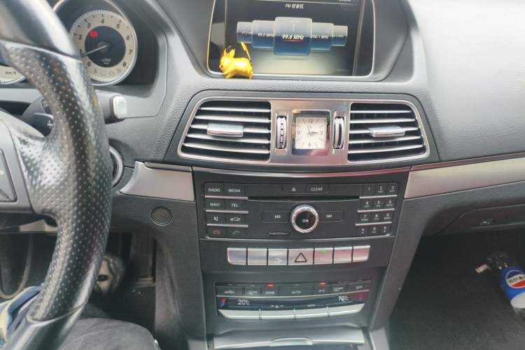 Used Mercedes-Benz E-Class 2014 E 200 Coupe Audio And AC Panel