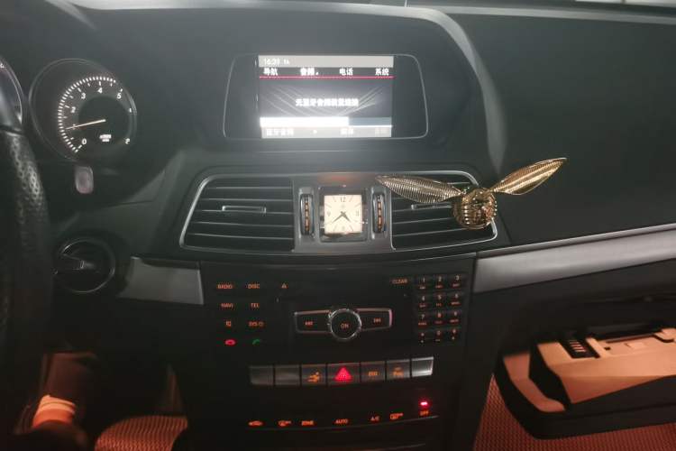 Used Mercedes-Benz E-Class 2014 E 200 Coupe Audio And AC Panel