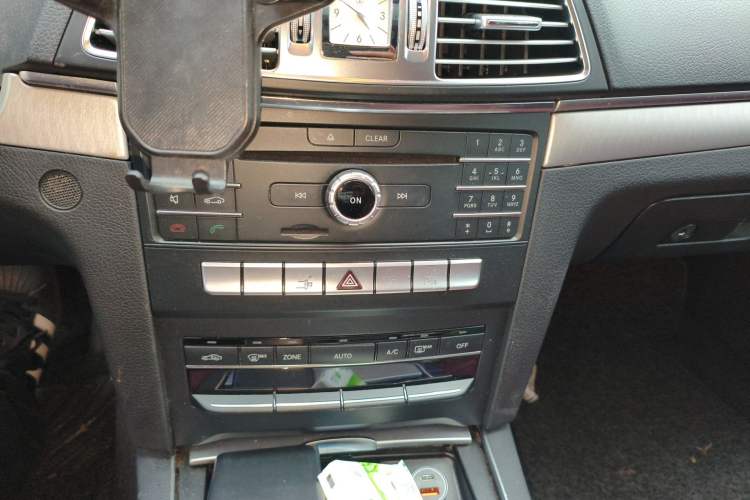 Used Mercedes-Benz E-Class 2014 E 200 Coupe Audio And AC Panel
