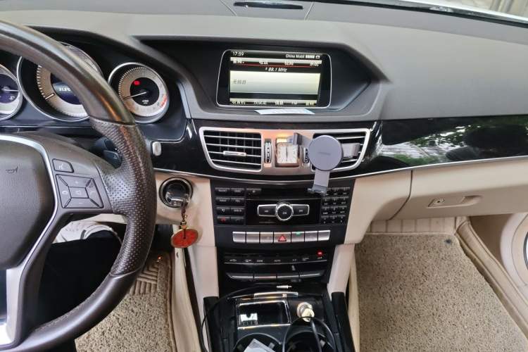 Used Mercedes-Benz E-Class 2014 Restyled E 260 L Sport Edition Audio And AC Panel