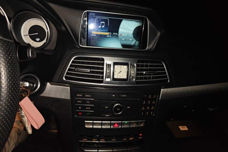 Used Mercedes-Benz E-Class 2014 E 260 Convertible Coupe Audio And AC Panel