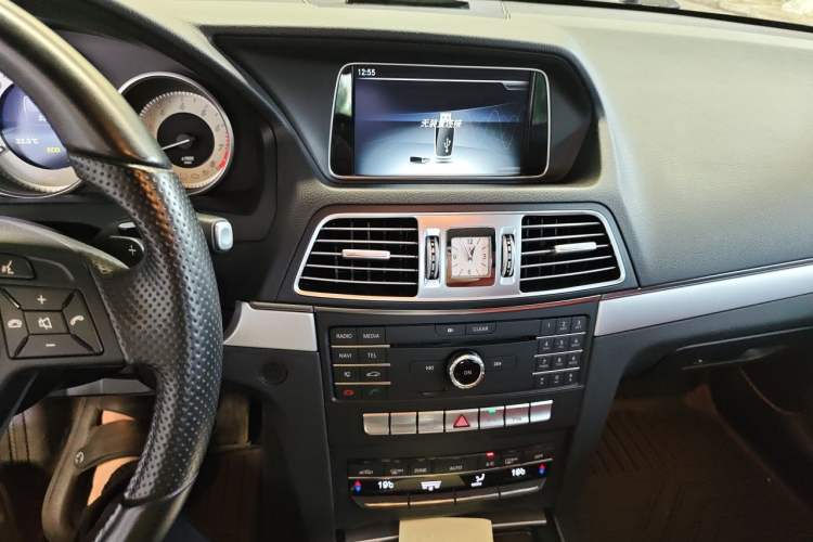 Used Mercedes-Benz E-Class 2014 E 260 Coupe Audio And AC Panel