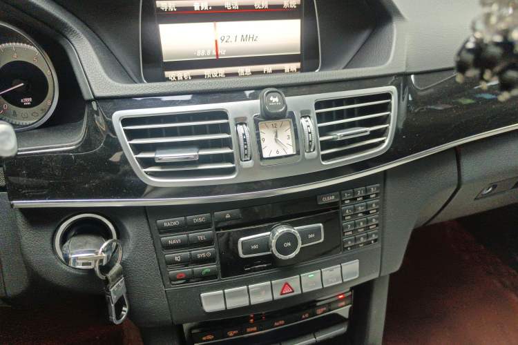Used Mercedes-Benz E-Class 2014 Restyled E 260 L Sport Edition Audio And AC Panel