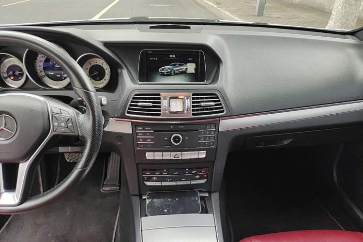 Used Mercedes-Benz E-Class 2014 E 260 Coupe Audio And AC Panel