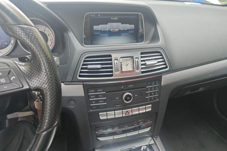 Used Mercedes-Benz E-Class 2014 E 200 Coupe Audio And AC Panel