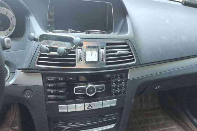 Used Mercedes-Benz E-Class 2014 E 260 Coupe Audio And AC Panel