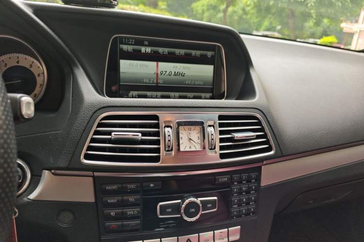 Used Mercedes-Benz E-Class 2014 E 260 Coupe Audio And AC Panel