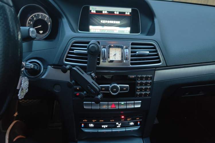 Used Mercedes-Benz E-Class 2014 E 200 Coupe Audio And AC Panel