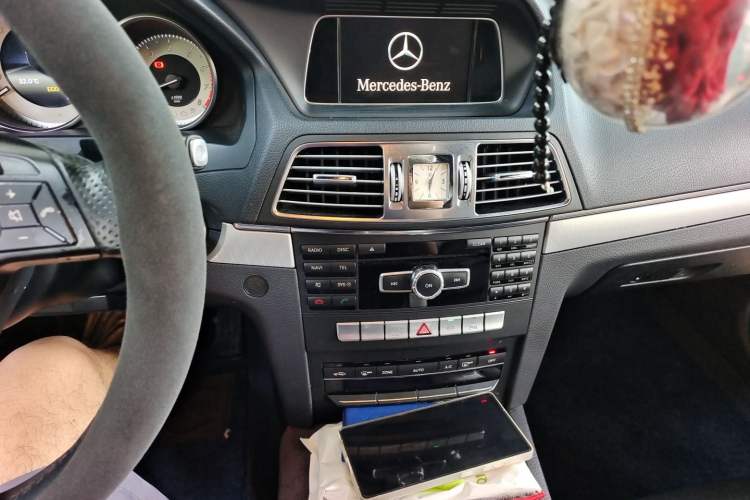 Used Mercedes-Benz E-Class 2014 E 200 Coupe Audio And AC Panel