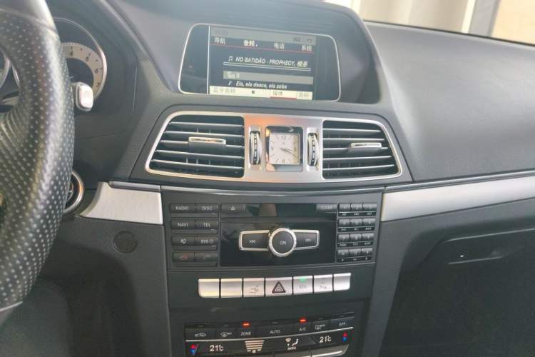 Used Mercedes-Benz E-Class 2014 E 200 Coupe Audio And AC Panel