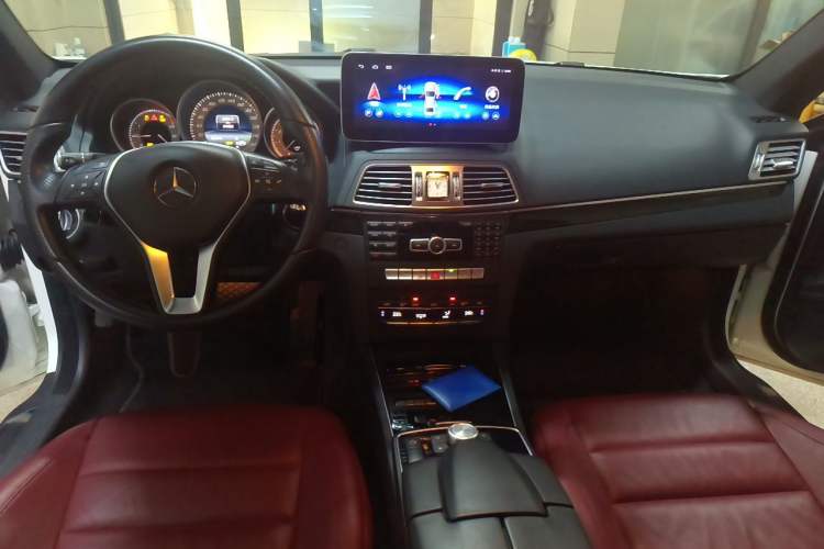 Used Mercedes-Benz E-Class 2014 E 200 Coupe Center Console