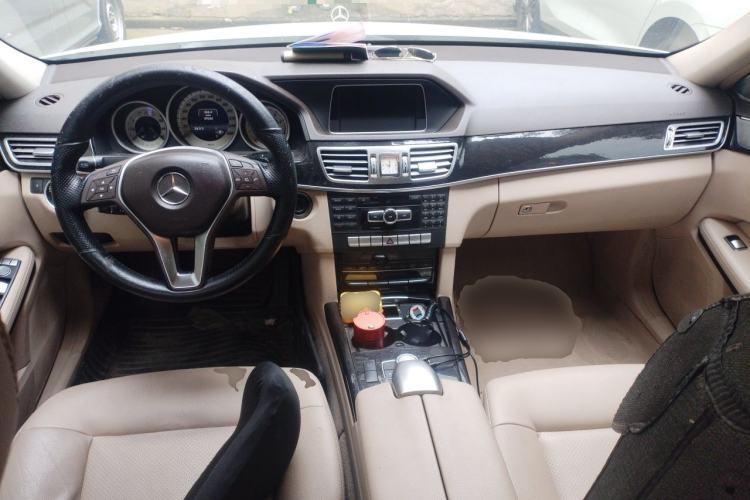 Used Mercedes-Benz E-Class 2014 Restyled E 260 L Sport Edition Center Console