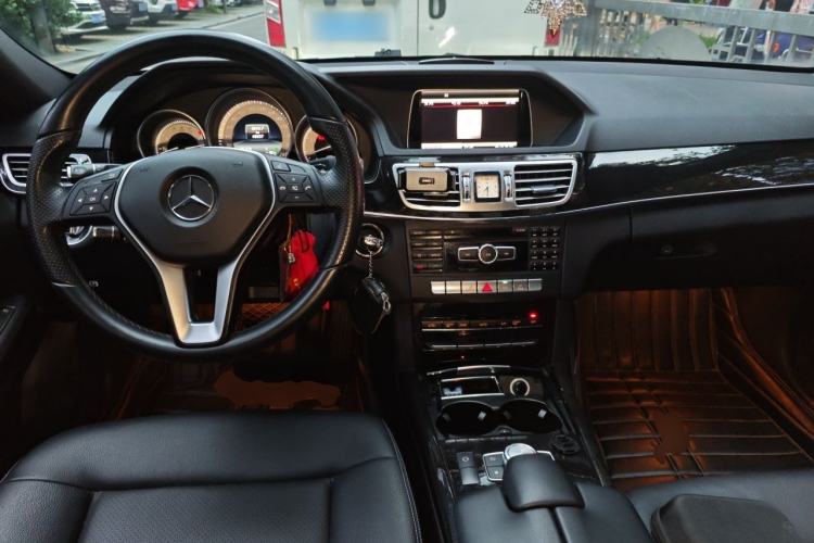 Used Mercedes-Benz E-Class 2014 E 260 L Sport Edition Center Console