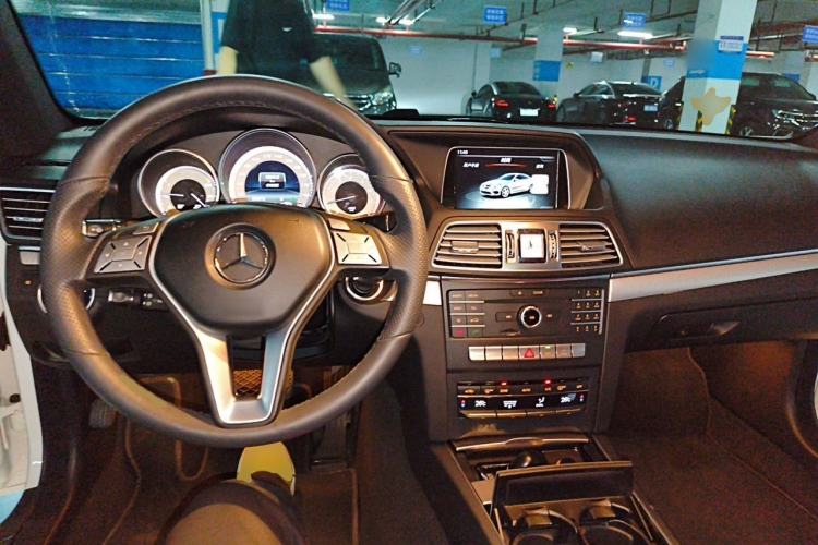 Used Mercedes-Benz E-Class 2014 E 200 Coupe Center Console
