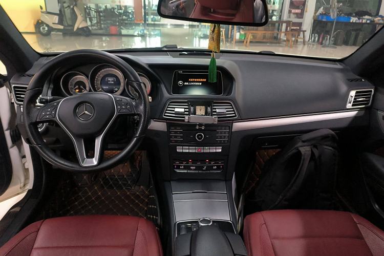 Used Mercedes-Benz E-Class 2014 E 200 Coupe Center Console