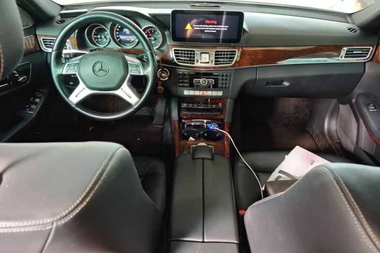 Used Mercedes-Benz E-Class 2014 E 260 L Luxury Model Center Console