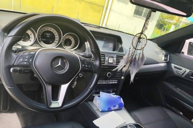 Used Mercedes-Benz E-Class 2014 E 200 Coupe Center Console