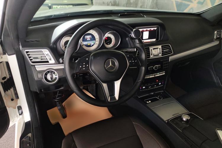 Used Mercedes-Benz E-Class 2014 E 260 Coupe Center Console