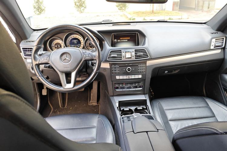 Used Mercedes-Benz E-Class 2014 E 200 Coupe Center Console