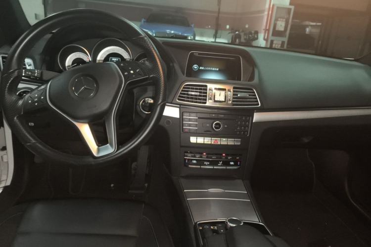 Used Mercedes-Benz E-Class 2014 E 260 Coupe Center Console
