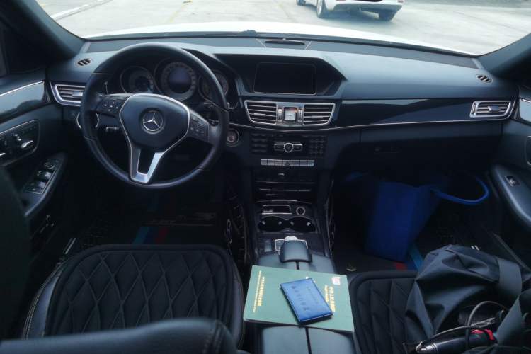 Used Mercedes-Benz E-Class 2014 Restyled E 260 L Sport Edition Center Console