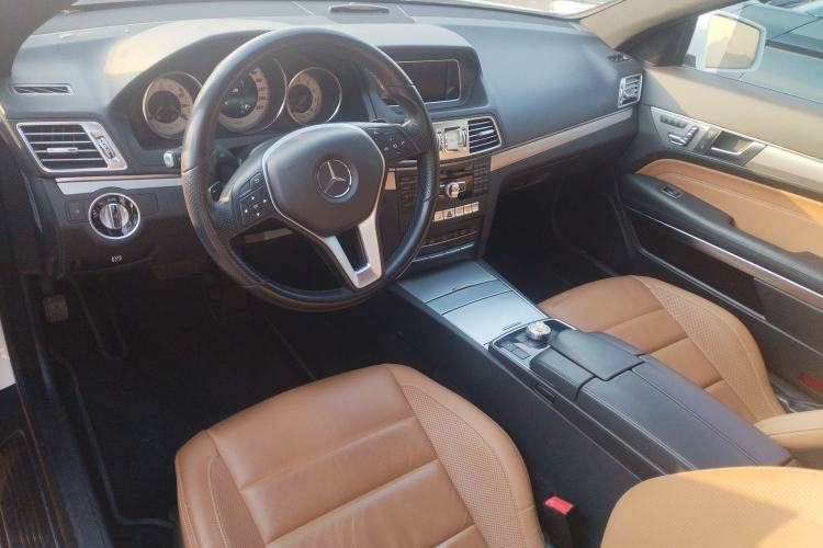 Used Mercedes-Benz E-Class 2014 E 200 Coupe Center Console