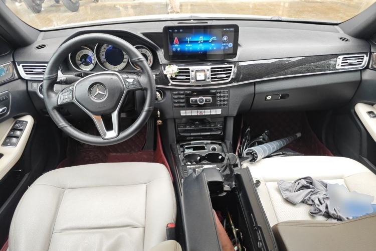 Used Mercedes-Benz E-Class 2014 E 260 L Sport Edition Center Console