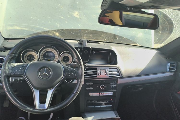 Used Mercedes-Benz E-Class 2014 E 260 Coupe Center Console