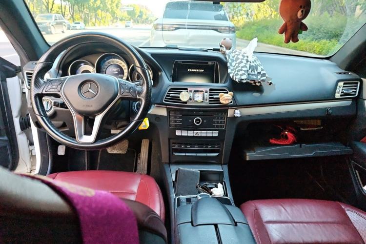 Used Mercedes-Benz E-Class 2014 E 200 Coupe Center Console