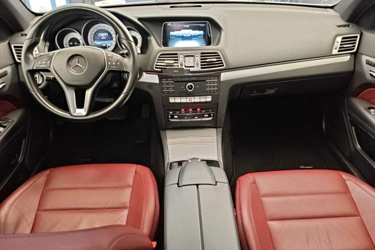 Used Mercedes-Benz E-Class 2014 E 200 Coupe Center Console
